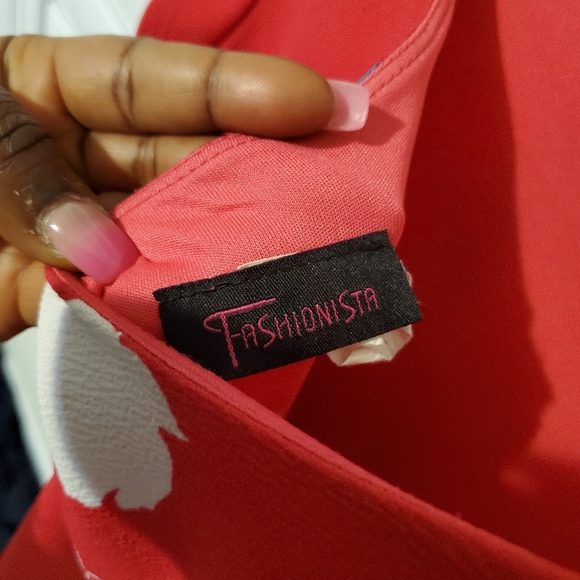 Beautiful Dress - Picture 3 of 3